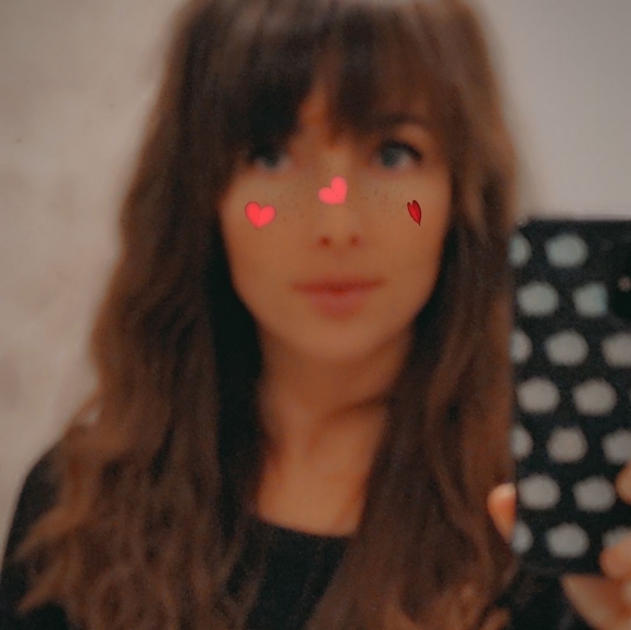 Meet your Posher, Mireille - Picture 1 of 2